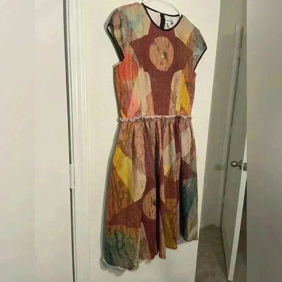 Making The Cut Winning Look Garys Beige Burgundy Paint Print Dress Sz M - Picture 3 of 12